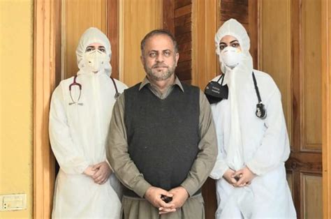 The Heroic Lady Doctors Of Peshawar Are Risking Lives To Protect Others