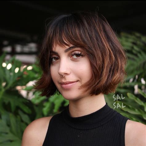Https://tommynaija.com/hairstyle/bob Cut Hairstyle Round Face