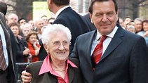 Gerhard Schröder: Seine Mutter Erika ist tot | Promiflash.de