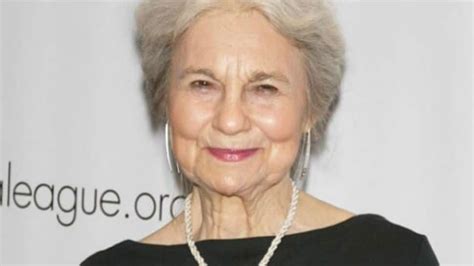 Sex And The City Actress Lynn Cohen Dies At 86 People News Zee News