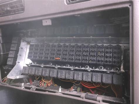 How to remove the fuse box panel from the hard case on a t800. Kenworth T370 Fuse Box Location - Wiring Diagram Schemas