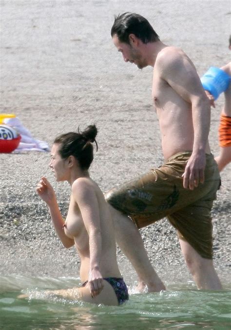 China Chow Goes Topless At The Beach Photos Onlyfans Leaked Nudes