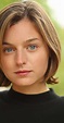Emma Corrin: Wiki (Actress), Bio, Age, Movies, Net Worth, Family