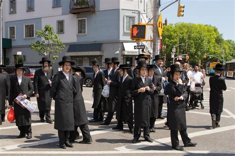 Brooklyns Hasidic Jews Are Acting Like They Have Herd Immunity Could