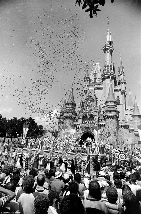 Disney World Workers Who Helped Open The Park In 1971 Share Why Theyve