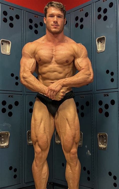 Muscleworshipper On Twitter Rt Musclejacking Chazz Finnigan Muscle Pose
