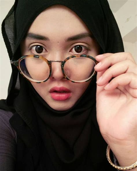Pin Oleh Wanted Secret27 Di ความมีสีสัน Gaya Hijab Jilbab Cantik Kaca Mata