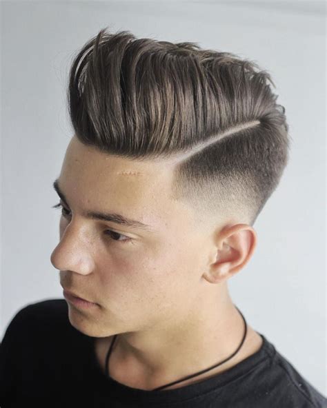 Translations of the phrase faux cheveux from french to english and examples of the use of faux cheveux in a sentence with their translations: Coupe Cheveux Homme Faux Hawk - Top 5 Notre Selection Des ...