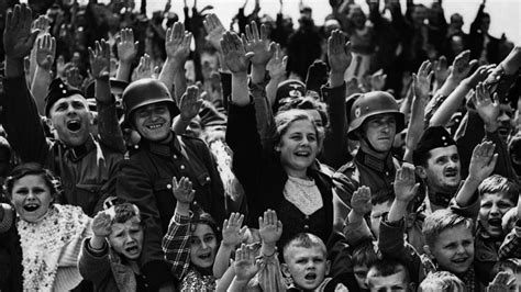 Les Nazis Attaquent Un Film De 1943 Télérama Vodkaster