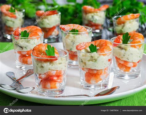 Stir for a few seconds, and set the salsa aside. Individual Cocktail Shrimp Shooters with delicious ...