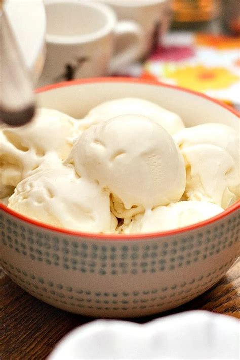 Homemade No Churn Vanilla Ice Cream
