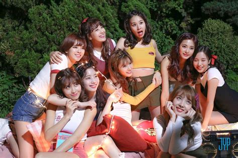 Desktop wallpapers 4k uhd 16:9, hd backgrounds 3840x2160 sort wallpapers by: Photo )) Behind-the-Photos of TWICE "Likey" Selfie Parade ...