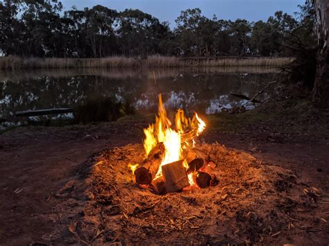 Long Weekend Campfire Raustralia