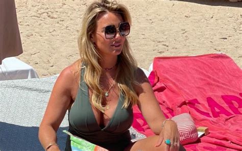 Monique Westenberg Zet Het Hele Internet Op Stelten Met Uitdagende Bikini Foto Dagelijks Nu