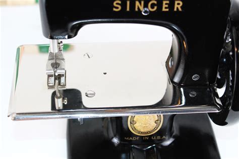 1950s Singer Sewhandy Model 20 Sewing Machine