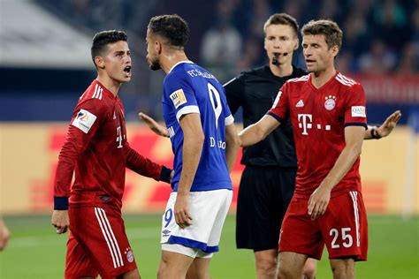 Bayern Munich cruise past Schalke 2-0 - Bavarian Football ...