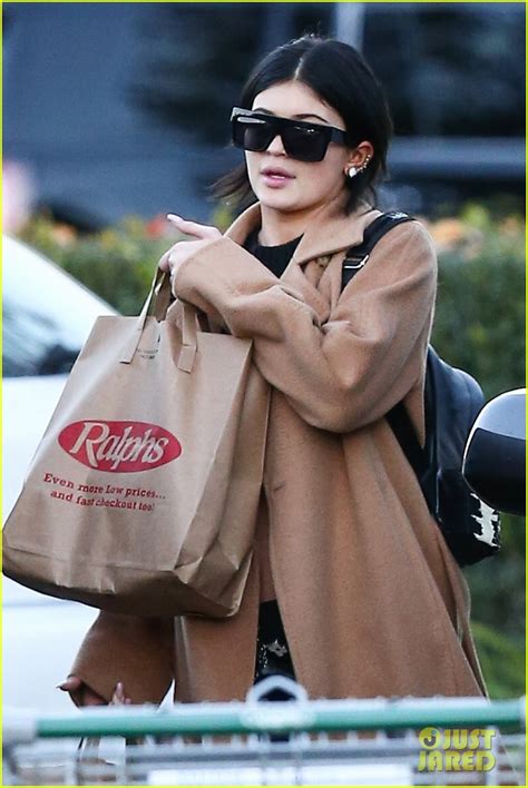 Kylie Jenner Draws Attention To Her Toned Midriff While Grocery