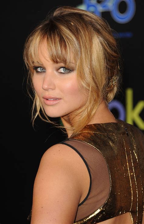 Jennifer lawrence in the hunger games was widely praised worldwide, the action and thrill in the movie keep you hooked till the end. Jennifer Lawrence's Best Hunger Games Premiere Beauty ...