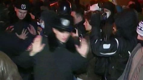 Ukraine Clashes Soldiers Surrender To Protesters In Lviv Bbc News