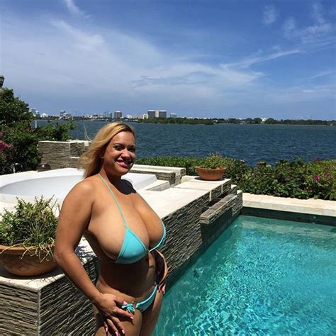 Liza Biggs On Instagram Miami Mansion Model I Forced The Camera Guy To Jump In The Pool