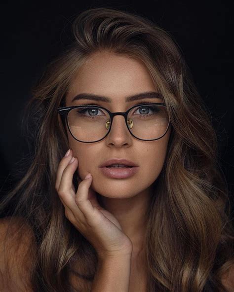 20 Weird Things That Only Girls Who Wear Glasses Can Relate To Womens