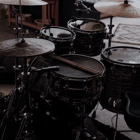 Pin By 𝐡𝐚𝐫𝐭 On ⋮ Tv • Julie And The Phantoms Drums Wallpaper