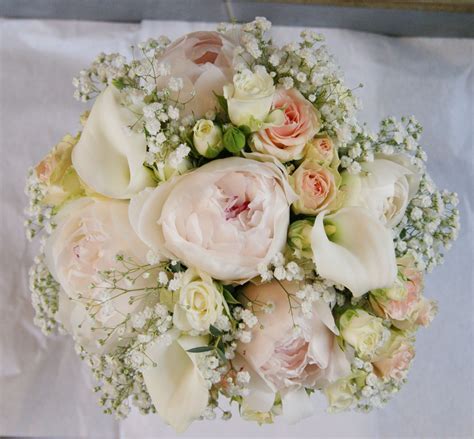 Bouquet De Mariée Rose Pastel Et Blanc Avec Pivoines Arums Roses