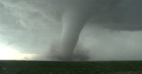 Watch Dramatic Video Captures Tornadoes Touching Down In Kansas Cbs News