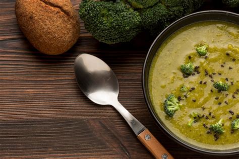 Sopa de brócoli receta casera y sencilla para prepararla de forma fácil Gastrolab