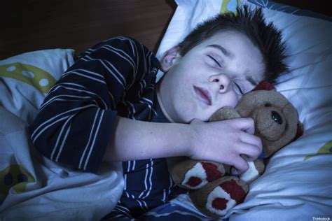 Schafft für kinder einen ort, an dem sie gerne sind. 100 einfache Schritte, um Ihr Kind ins Bett zu bringen
