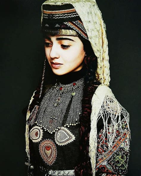 Հայկական աւանդական զարդարանք ու զգեստներ Folk Costume Costumes Ethnic