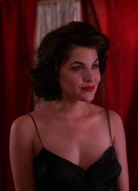Pin By F O On Style Inspiration Audrey Horne Madchen Amick Twin