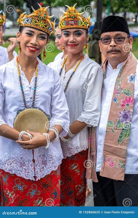 Dancers From Indonesia In Traditional Costume Editorial Image Image