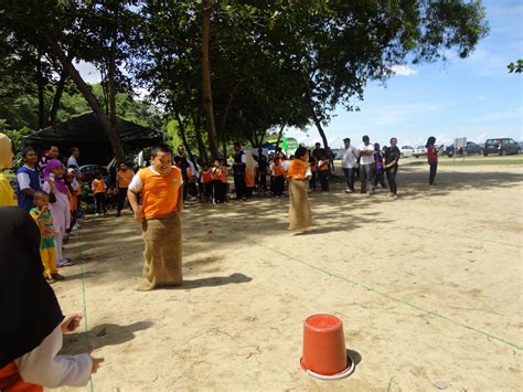 Bring a table ball in a spoon. SEKOLAH AGAMA RAKYAT UMMI AL-HIDAYAH: SUKANEKA DAN HARI ...