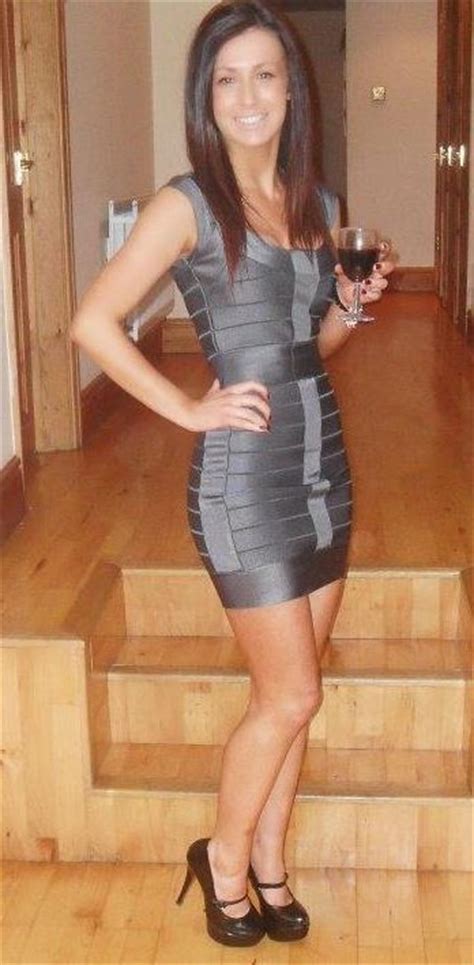 amateur chicks in tight dresses123 t i g h t
