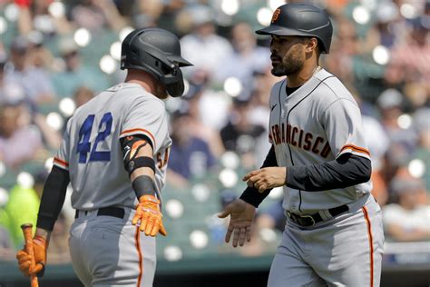 Tigers Rally From Five Run Deficit Beat Giants In 11 Innings Reuters
