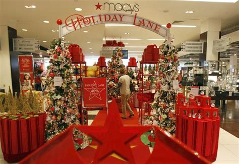 Click and shop for ornaments, novelty items, gifts, and decorating for christmas is a tradition families look forward to every year. Should Christmas Dominate Winter Decorations at Heritage ...