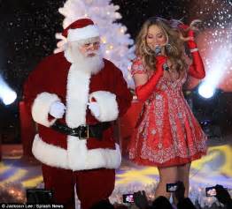 Divalicious Mariah Carey Upstages Santa In 2 Revealing Outfits Photos