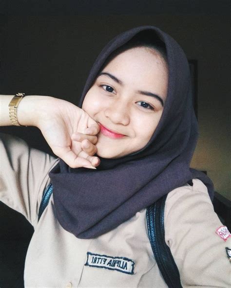 indonesian girls muslim girls hijabi im in love school girl photoshoot trending womens