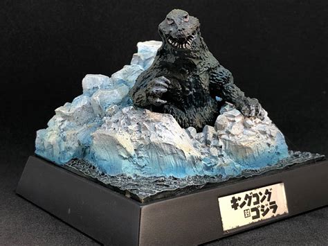 Godzilla Diorama Movie Bandai Hobbies And Toys Toys And Games On Carousell