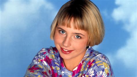 why did the original becky leave ‘roseanne details lecy goranson becky actresses