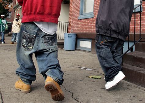 Crimes Of Fashion Man Goes To Jail For Wearing Saggy Pants New York Daily News