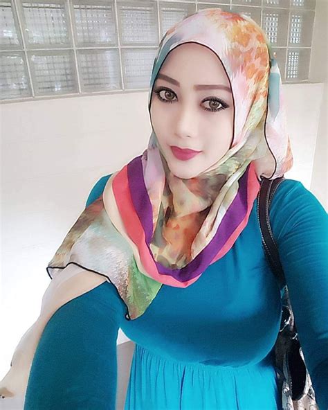 Pin By Ed Riley So On الحجاب Exotic Girls Arabian Women Muslim Fashion Hijab