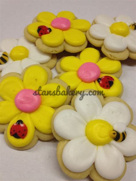 Daisy Cookies With Ladybugs And Bumblebees Cookie