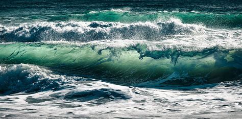 A Seiche Wave Can Outpace A Tsunami And Both Can Be Triggered By