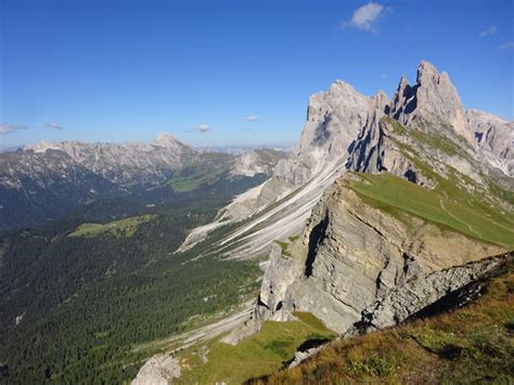 Ulrich erstreckt sich über eine fläche von 2.423 ha, auf der 5.500 einwohner leben. Seceda & Raschötz - Wandern mit Panoramablick von St ...