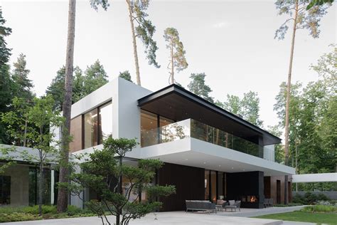 Modern Facade Of Modern Forest House Designed By Alexandra Fedorova
