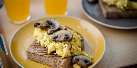 Compare the calorie counts in eggs of different sizes. Mushrooms on Toast Recipe - Great British Chefs