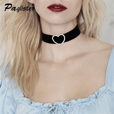 Fashion Simple Beautiful Hollow Heart Rhinestone Choker Necklace Women