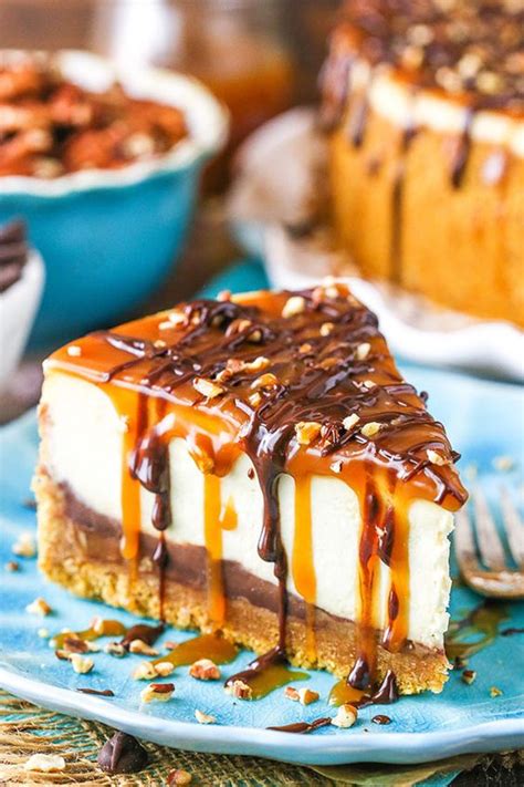 This caramel turtle pie recipe features a graham crumb crust, topped with caramel sauce, chopped pecans and a creamy chocolate layer. Turtle Cheesecake - Vegan New Recipes
